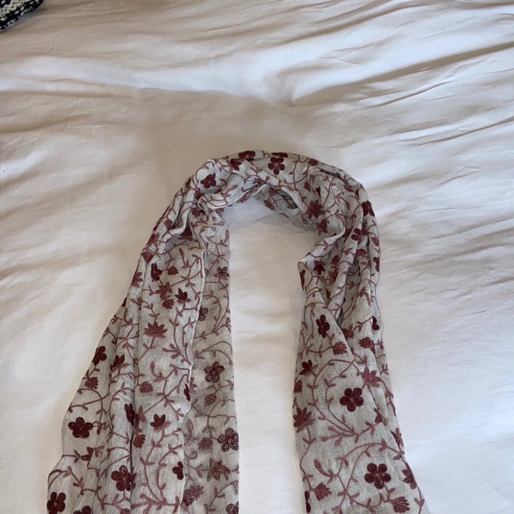 Women’s scarf from Mongolia